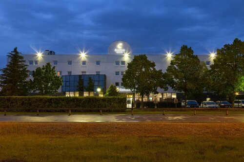 Гостиница Comfort Hotel Aeroport Lyon St Exupery