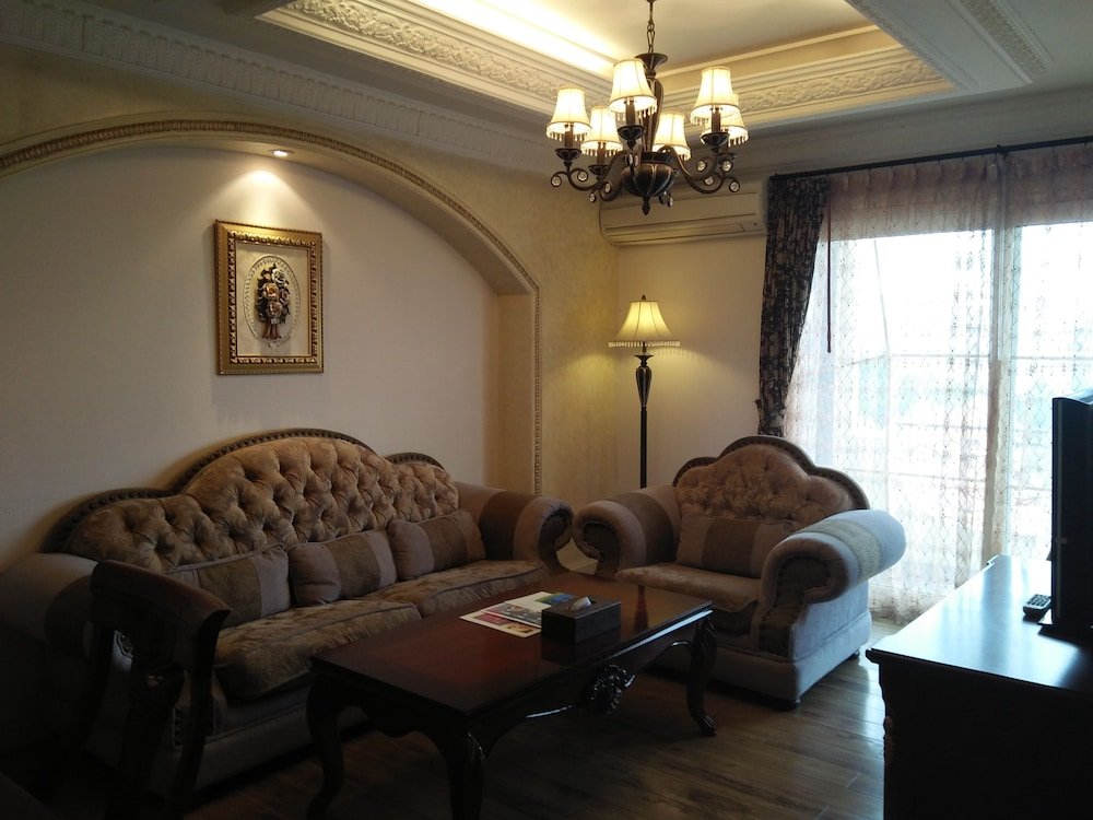 Фото Four Seasons Place