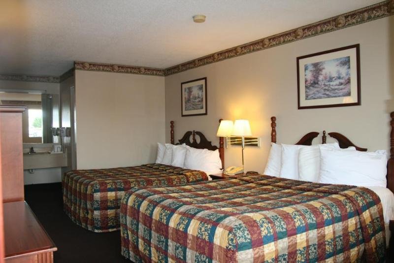 Фото Travelodge by Wyndham Richmond In