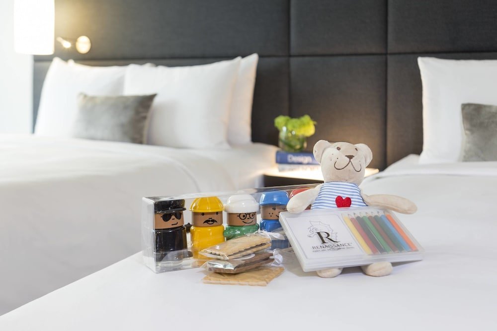 Фото Renaissance Paris Arc de Triomphe Hôtel