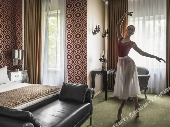 Фото Weekend Boutique Hotel