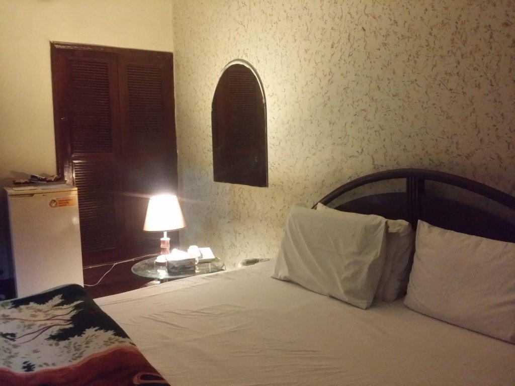 Фото Hilltop Hotel