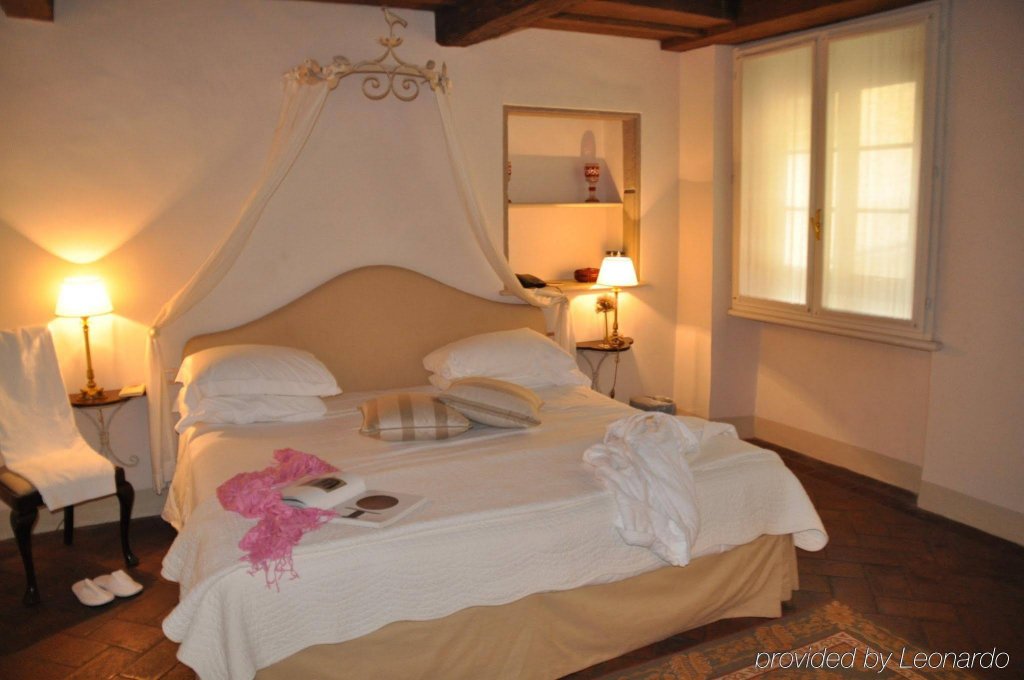 Фото Al Palazzo del Marchese di Camugliano