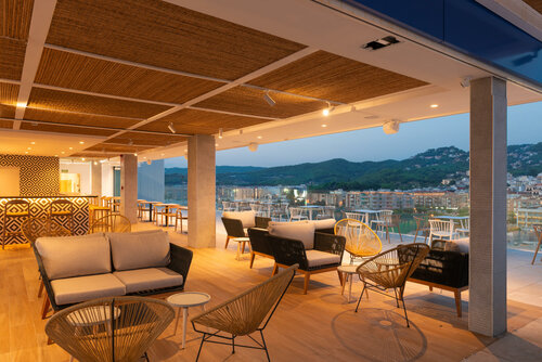 Гостиница L’Azure Hotel в Льорет-де-Маре