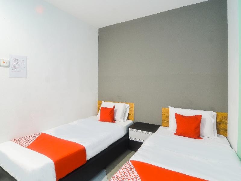 Фото Oyo 89465 Golden Lounge