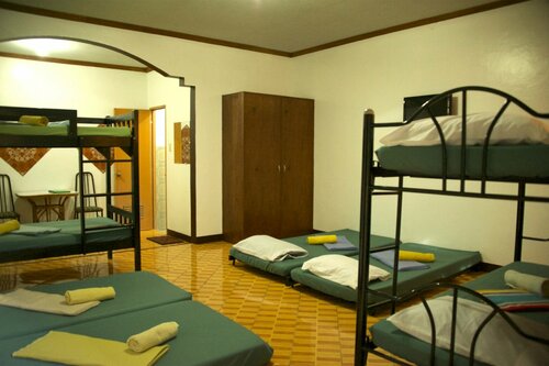 Гостиница Antonio's Apartelle & Suites