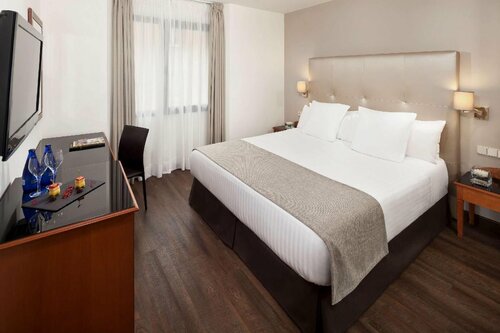 Гостиница Melia Granada Hotel в Гранаде