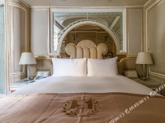 Фото Charming Castle Hotel