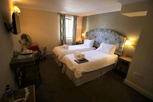 Гостиница The Angel Hotel