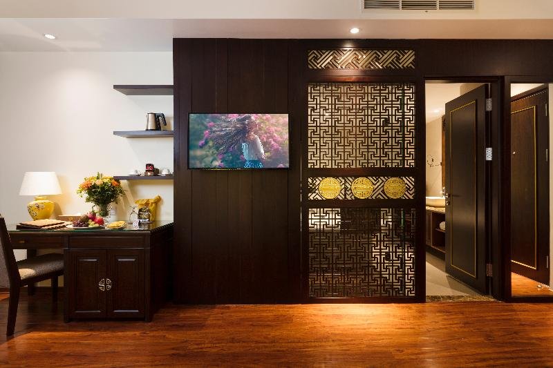 Фото Thanh Lich Royal Boutique Hotel