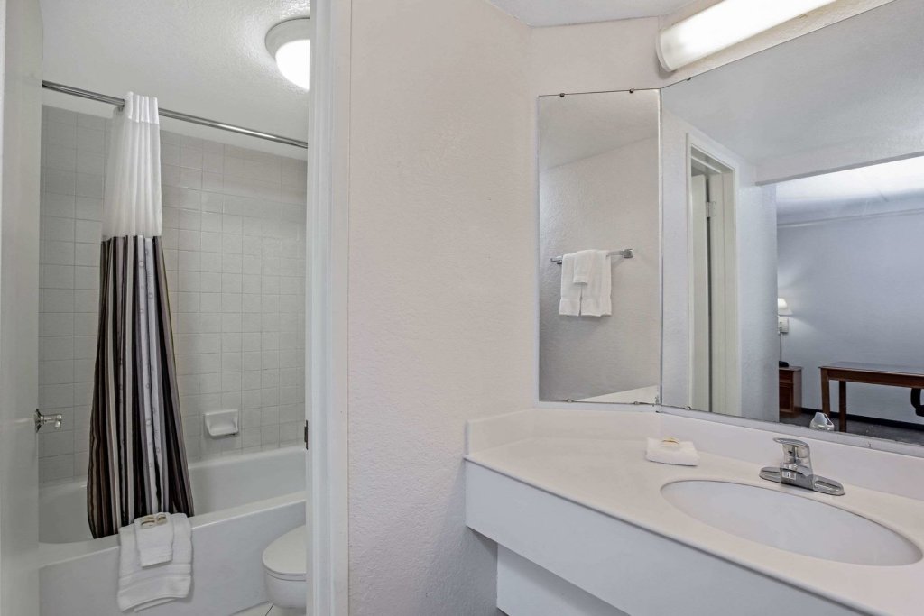 Фото La Quinta Inn by Wyndham Stockton