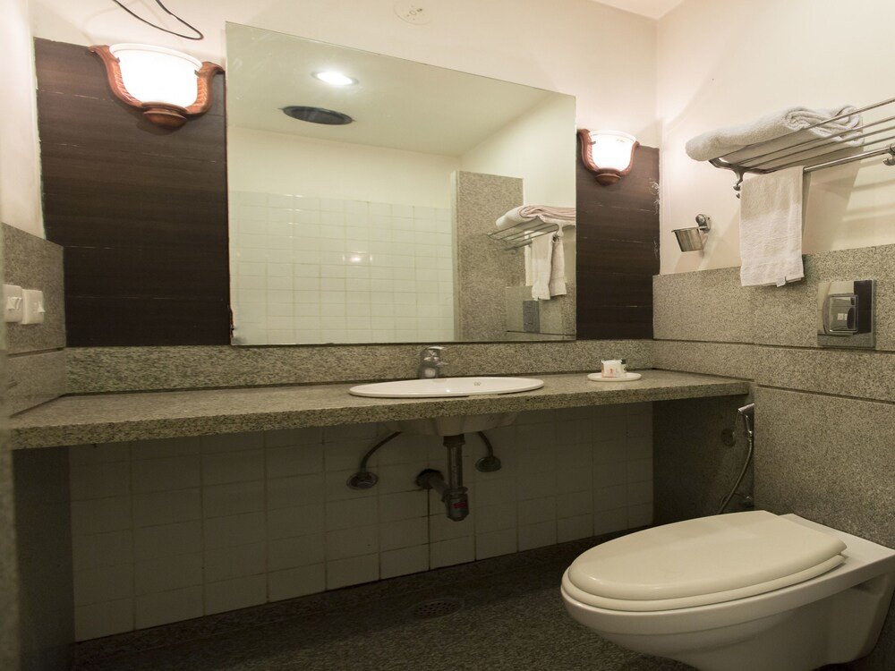 Фото Oyo 364 Hotel Dev Villas