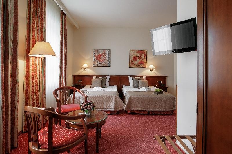 Фото National Hotel