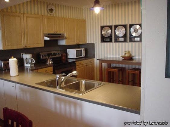 Фото 1800 Atlantic Suites