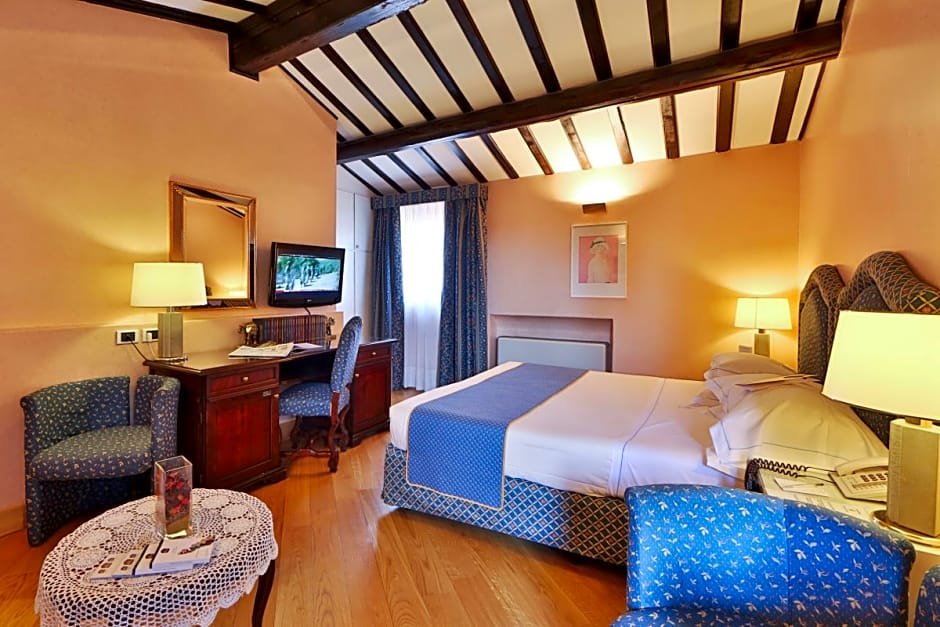 Фото Rivoli Boutique Hotel