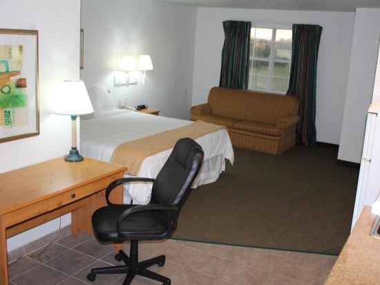 Фото Americas Best Value Inn & Suites Winnie