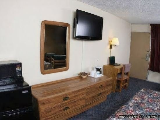 Фото Ontario Airport Inn
