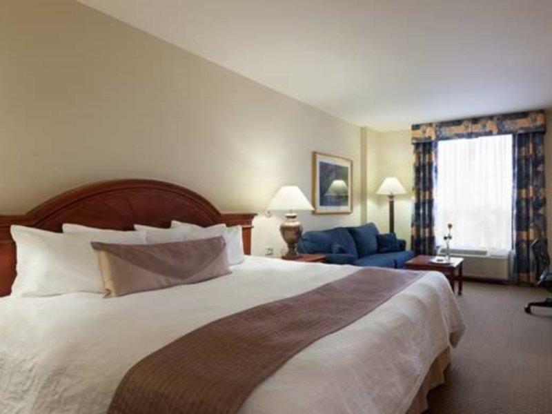 Фото Hilton Garden Inn Montreal Airport