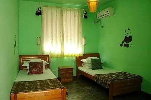 Фото Chengdu Mrs Panda Hostel