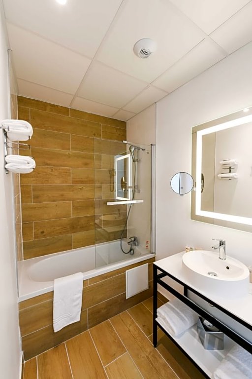 Фото Est Western Plus Le Havre Centre Gare