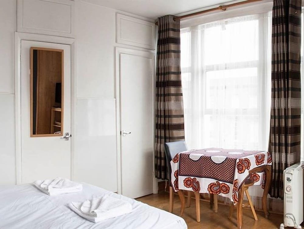 Фото Caledonian Studio Flats