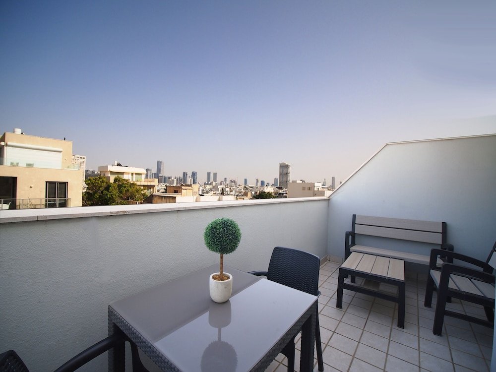 Фото Ben Yehuda Apartments