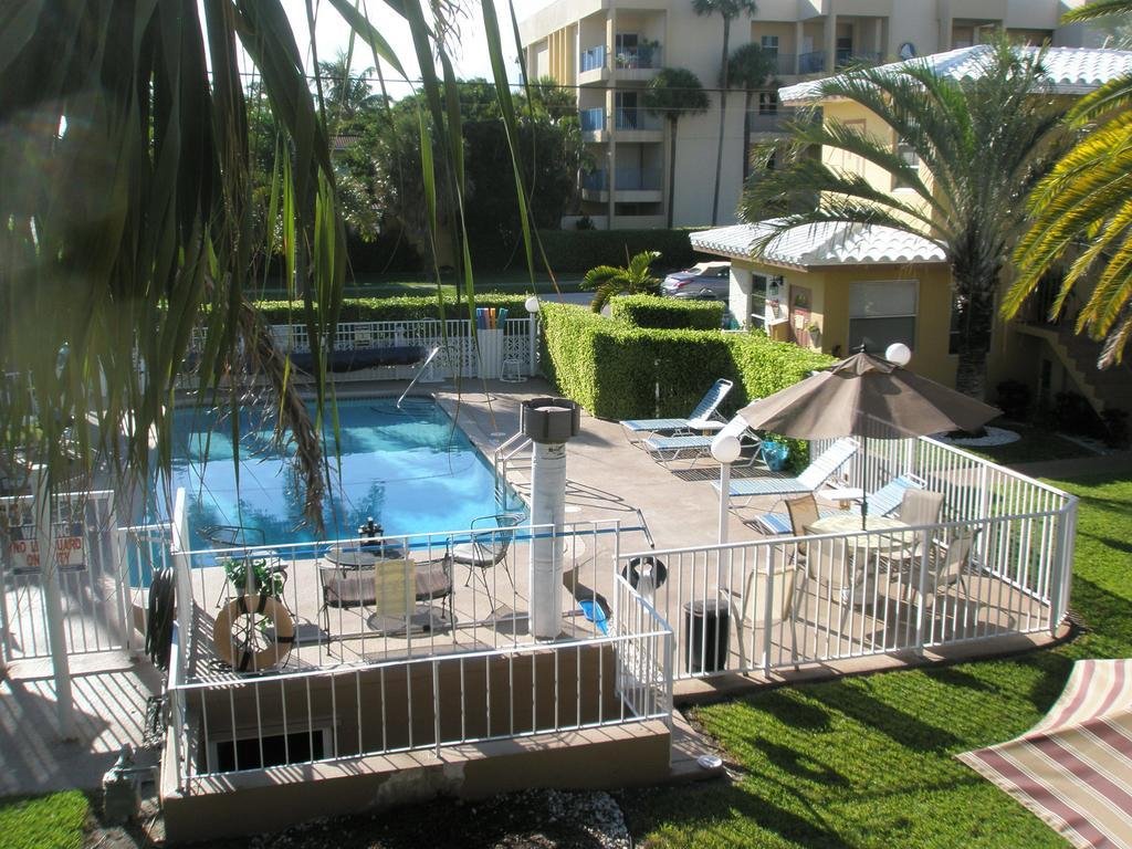 Фото Tropic Isle Beach Resort