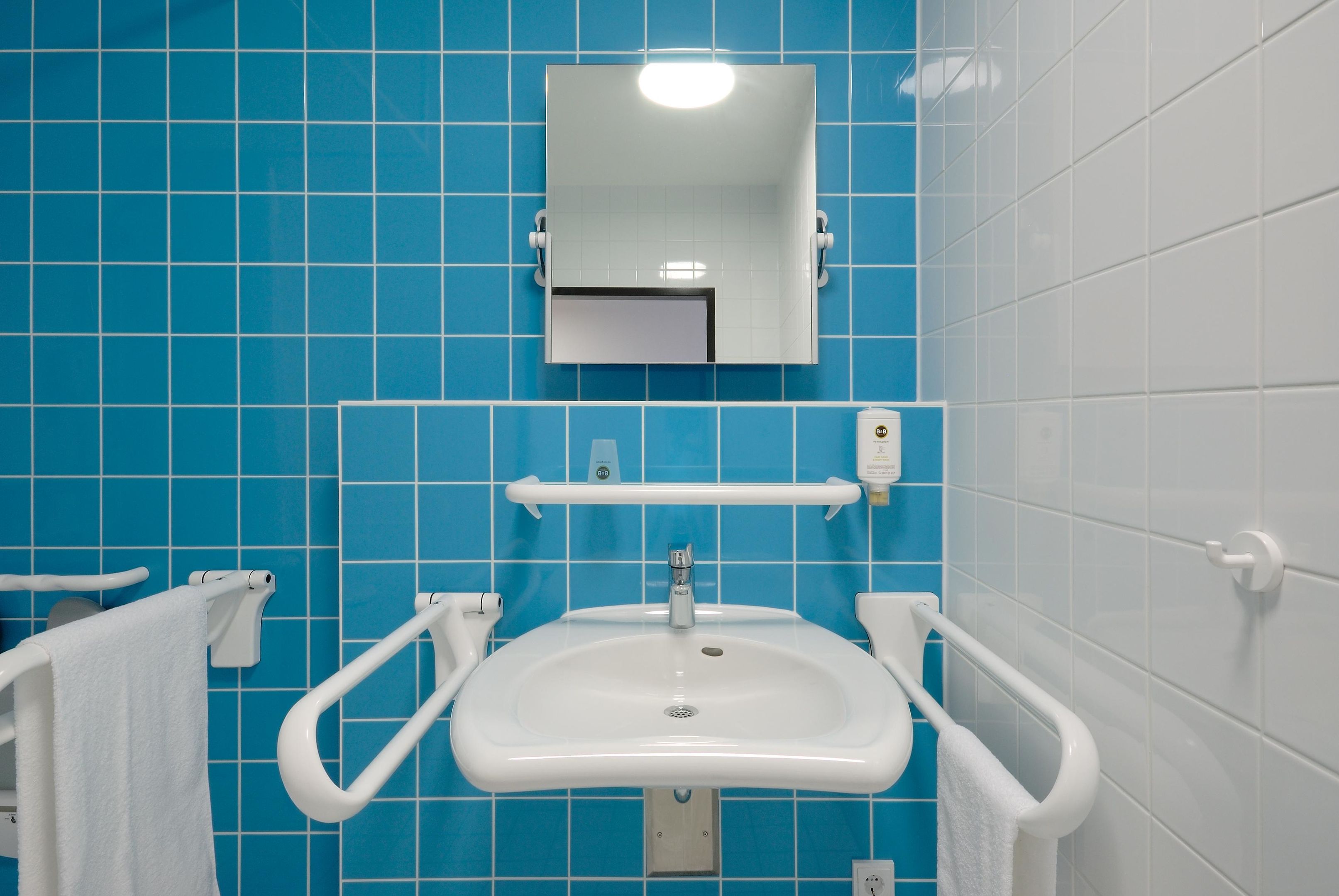 Фото B&b Hotel Böblingen