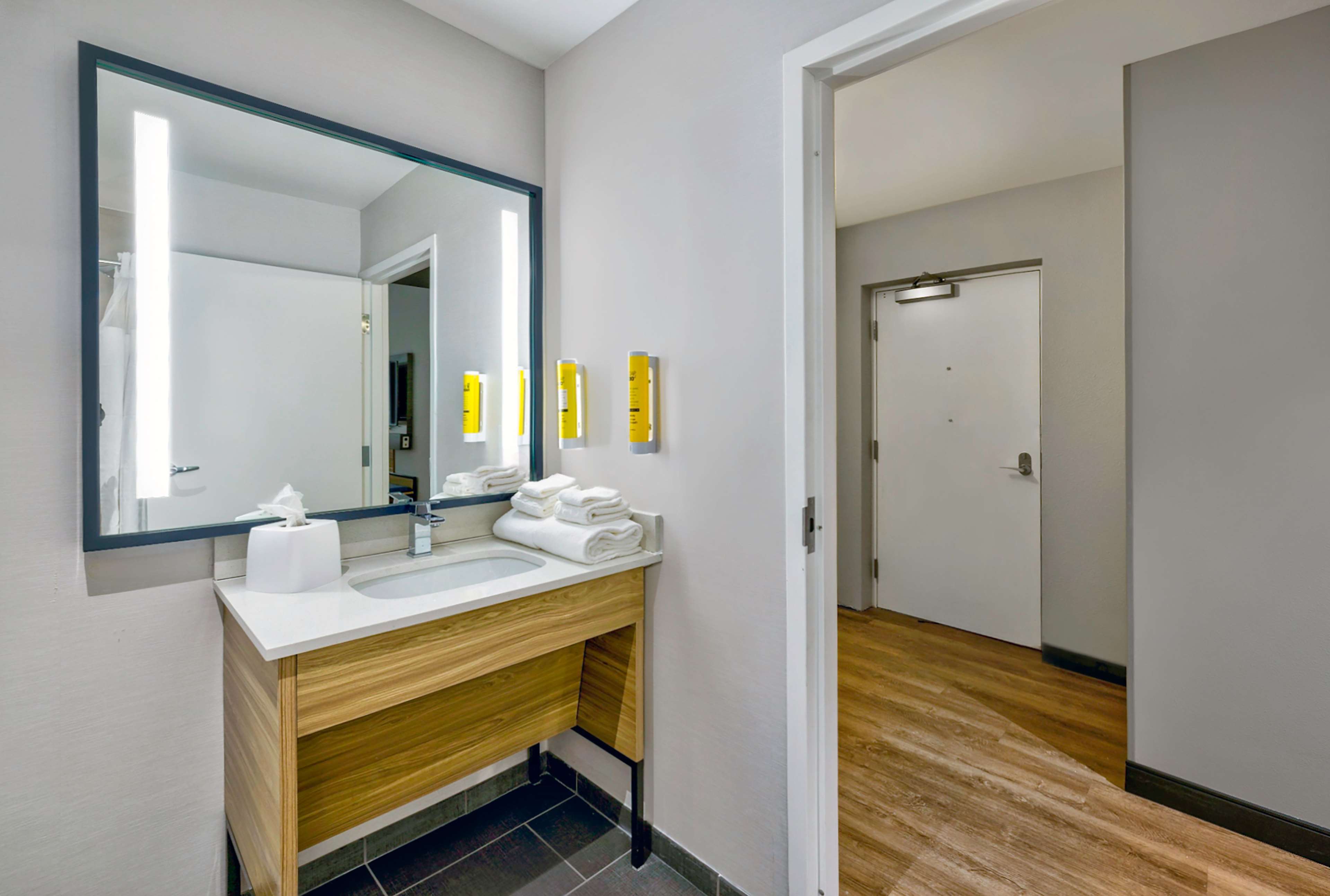 Фото Home2 Suites by Hilton Minneapolis Downtown