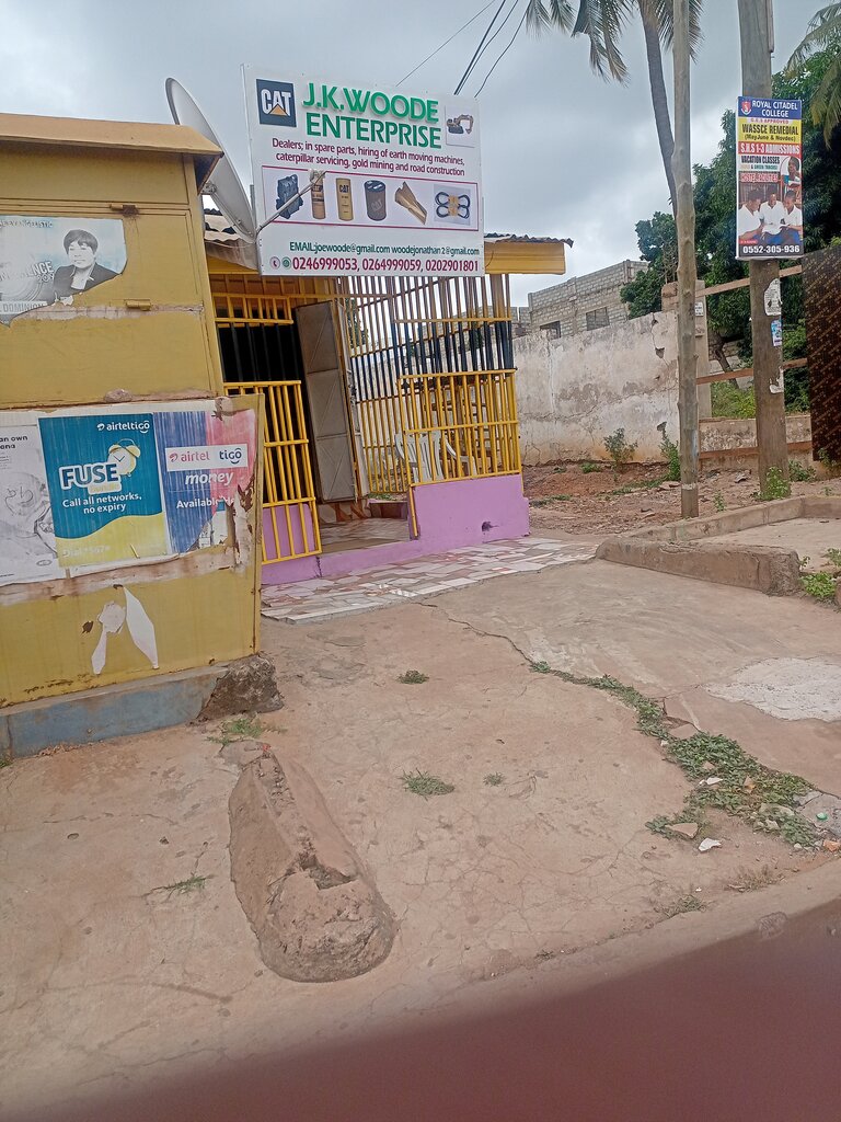 Auto accessories J. K woode enterprise, Accra, photo