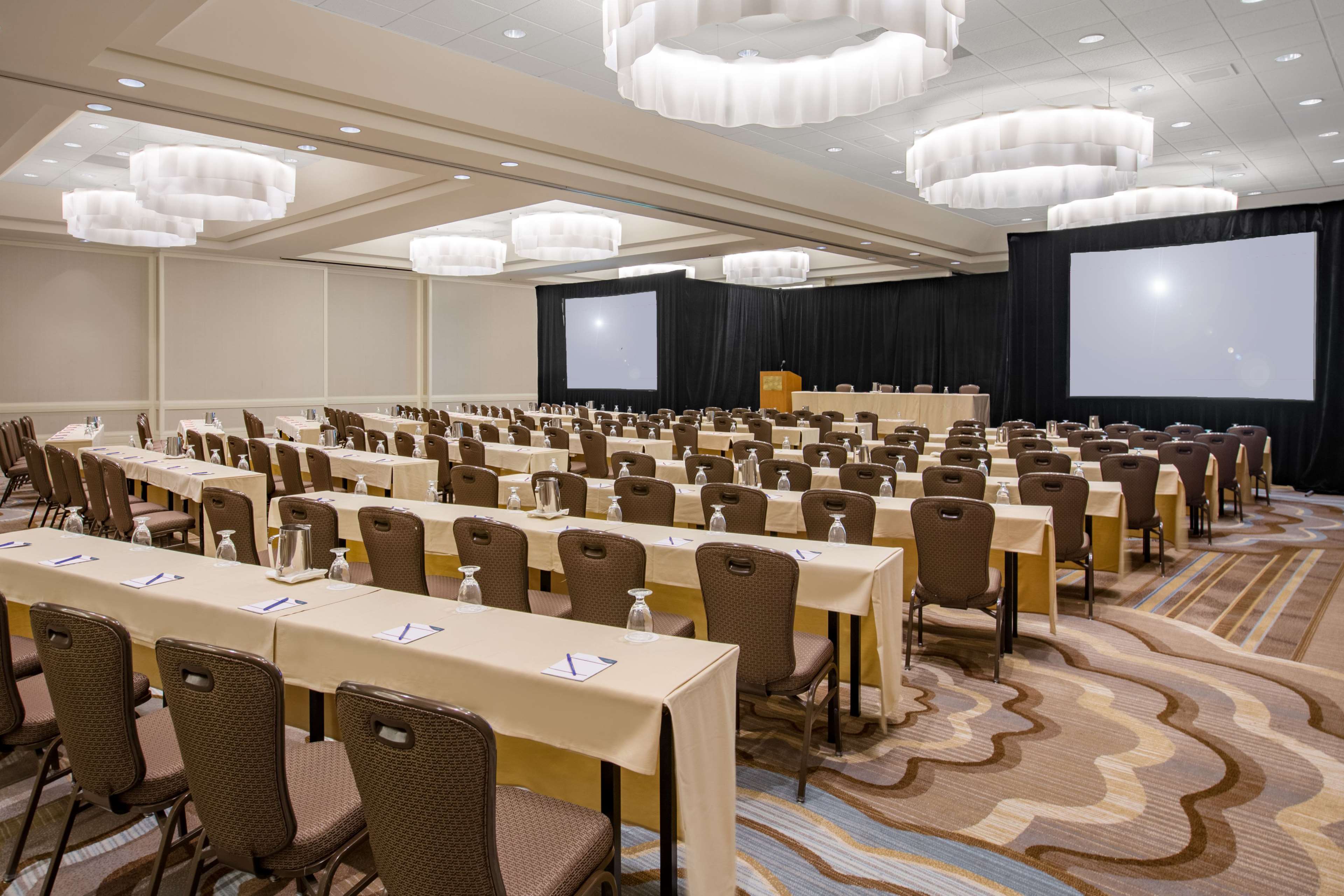 Фото Sonesta Redondo Beach & Marina