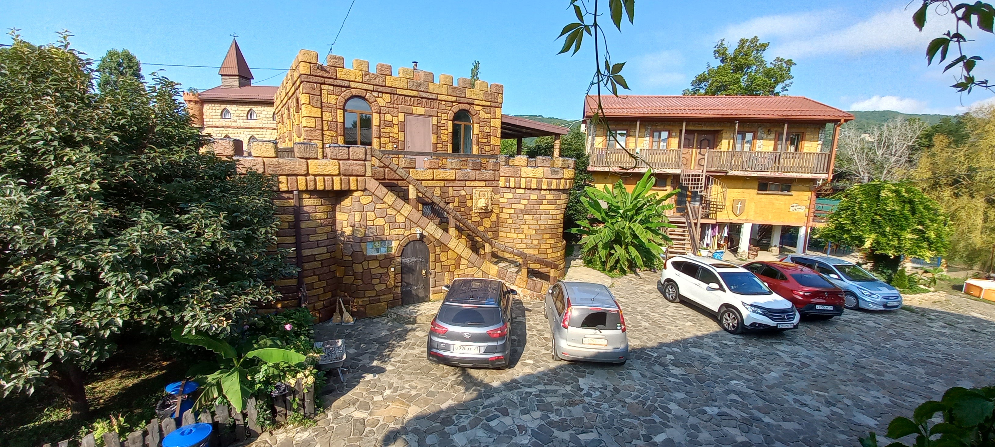 Фото отеля 1