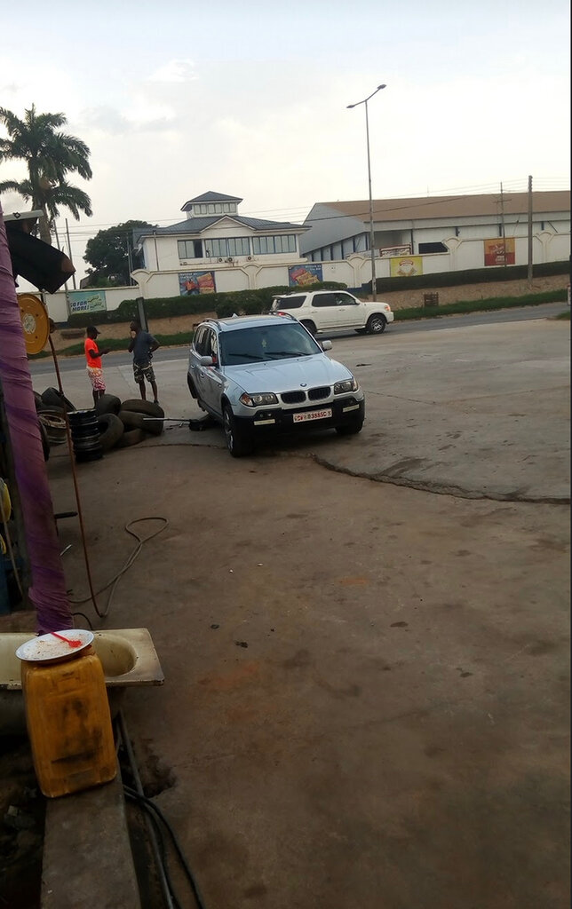 Car wash E Wax, Kumasi, photo