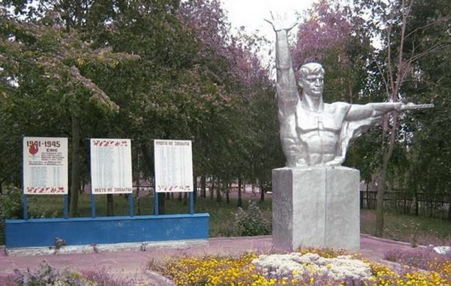 Monument, memorial Воин с автоматом, Minsk District, photo