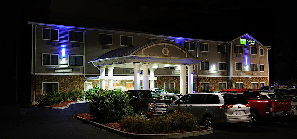 Hotel Holiday Inn Express Ludlow, Springfield, photo
