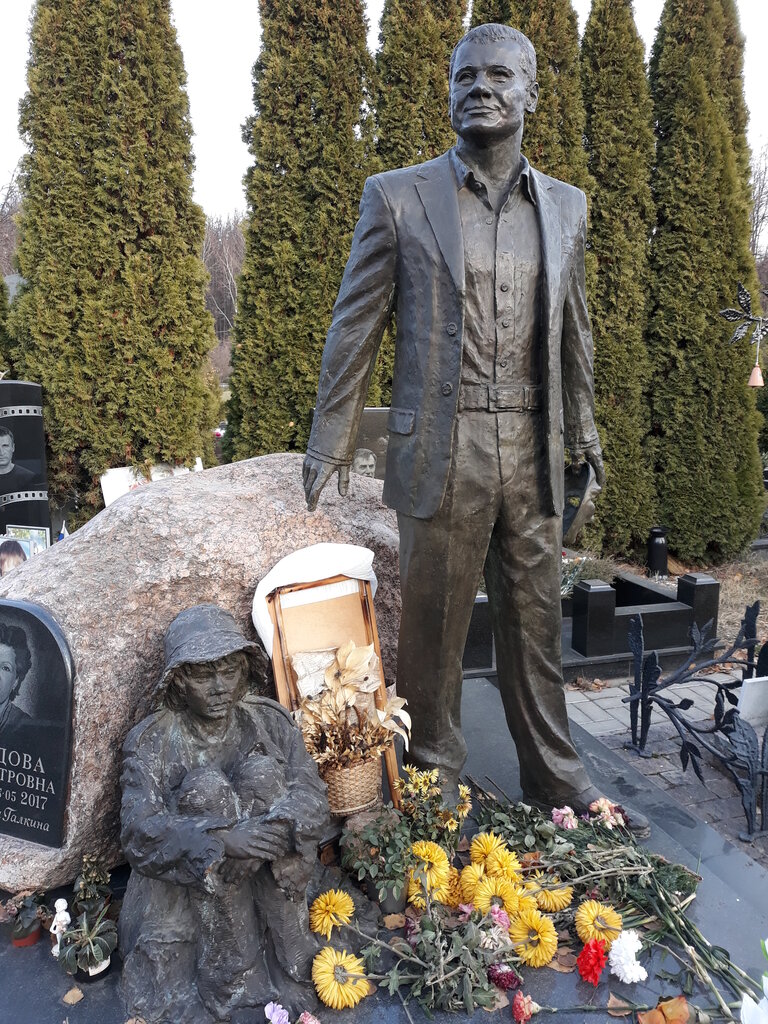 Памятник владислав галкин фото