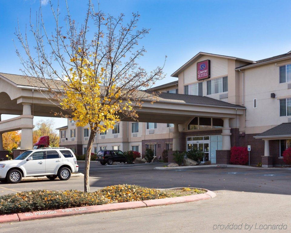 Фото Comfort Suites Airport