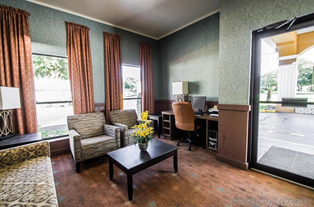 Фото Quality Inn near Blue Spring