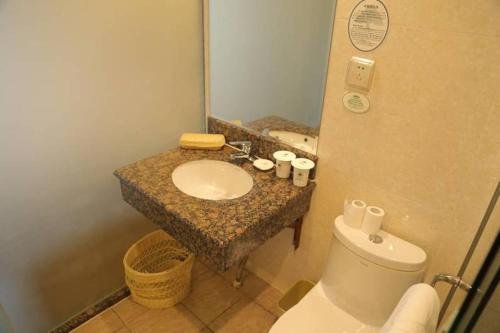 Фото GreenTree Inn Henan Xinyang Changan Road Business Hotel