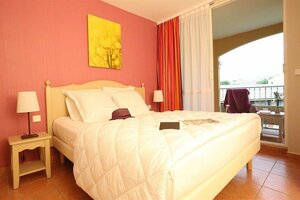 Residence Les Rives de Cannes Mandelieu (Provence-Alpes-Côte d'Azur, Alpes-Maritimes, Arrondissement de Grasse, Mandelieu-la-Napoule, Rue de la Pinéa), hotel