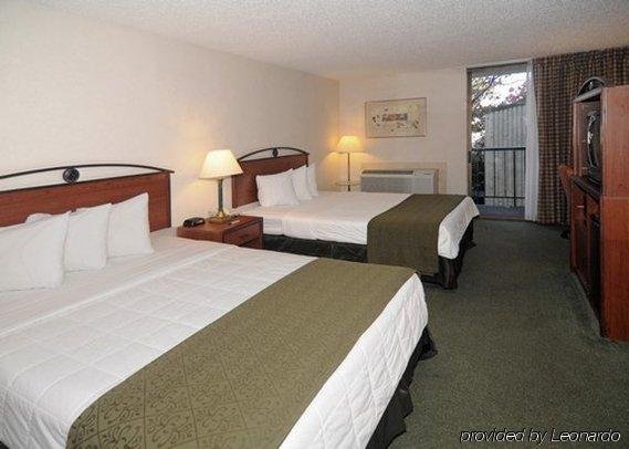 Фото Quality Inn Tyler - Lindale