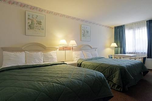 Фото Days Inn by Wyndham Gilroy