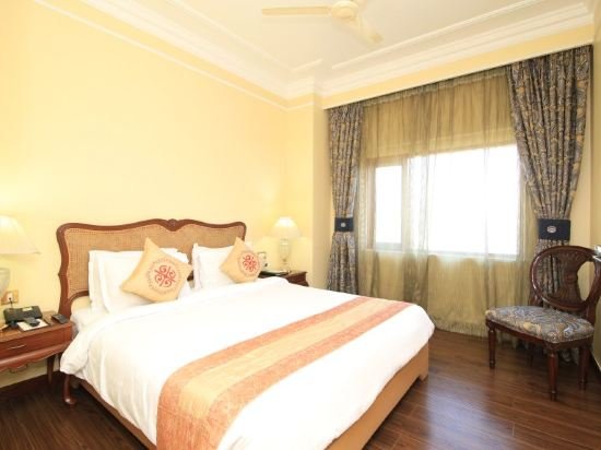 Фото Dynasty Hotel