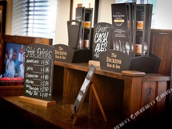 Фото Dickens Bar and Inn