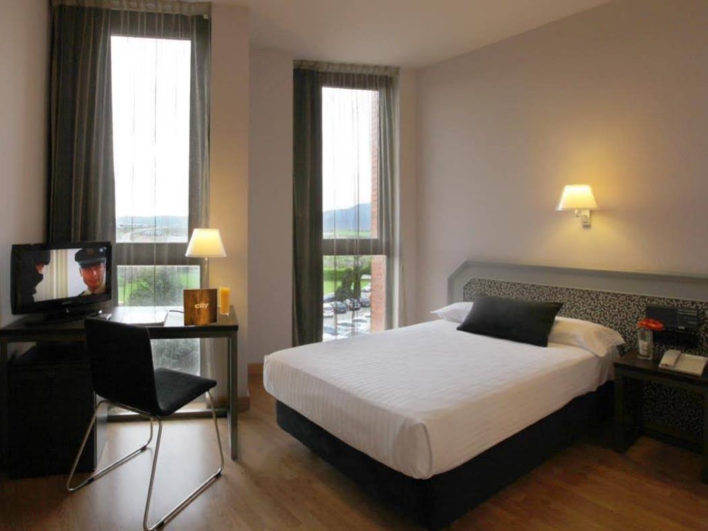 Фото Hotel Ciutat de Granollers