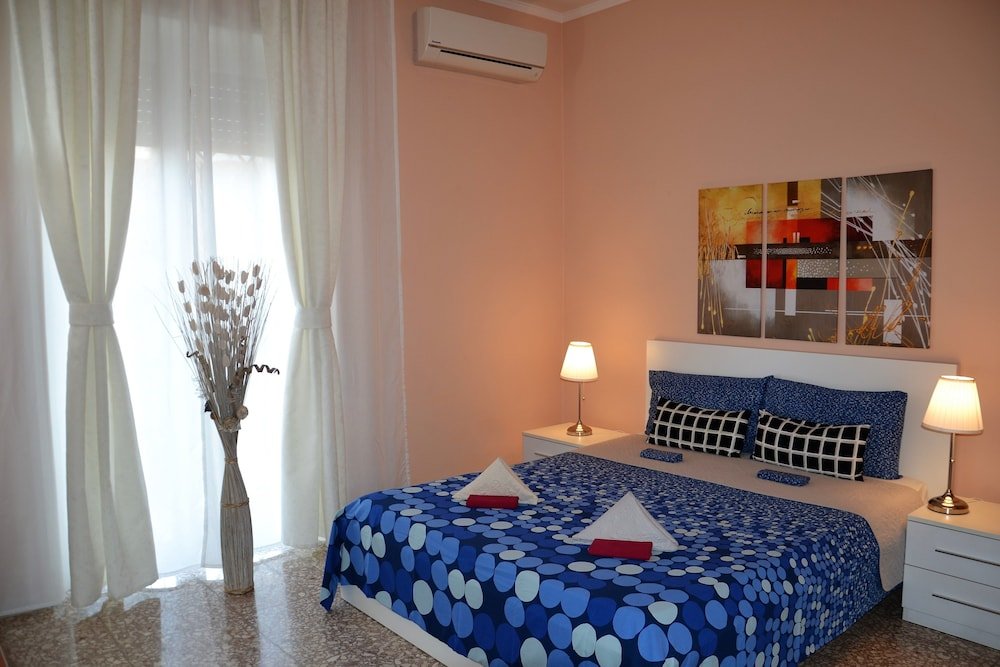 Фото Guglielmo Marconi House