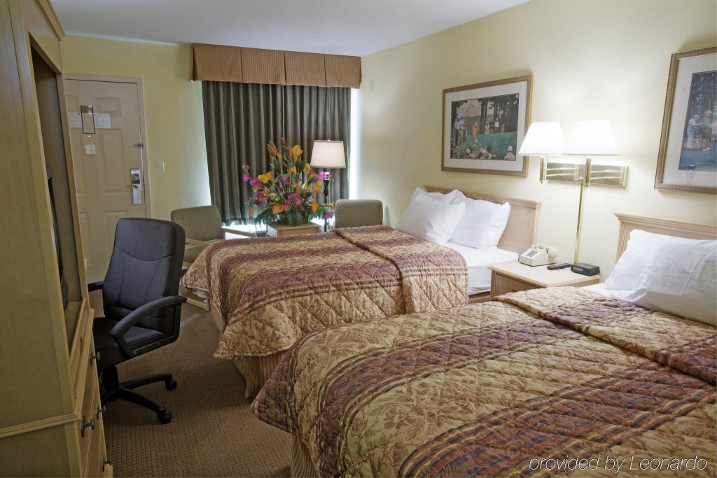 Фото Super 8 by Wyndham Gulfport Biloxi Airport