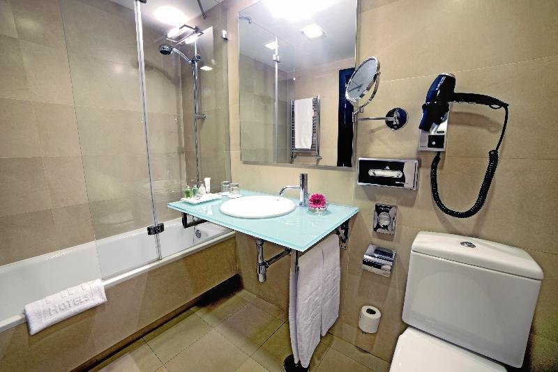 Фото Nh Madrid Balboa