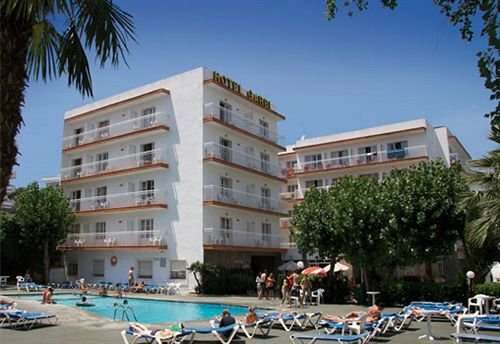 Гостиница Hotel Garbí Park  в Льорет-де-Маре
