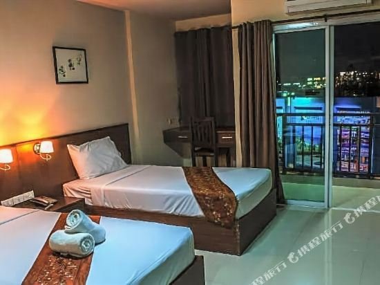 Фото Airport Resident 2